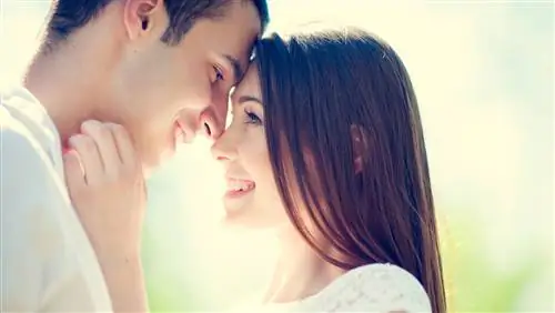 Он говорит, что сделает все, но я не чувствую, что он любит меня