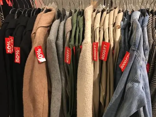 Вы также можете найти джинсовые куртки и бомберы по хорошим ценам в H&M