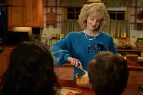 Американский средний класс замешивал тесто в конных свитерах и жемчужных ожерельях в восьмидесятых