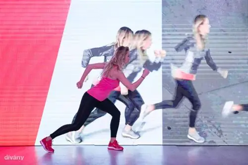 Самая большая инновация - новые женские тренировочные кроссовки PureBOOST X ATR, разработанные для зимнего использования