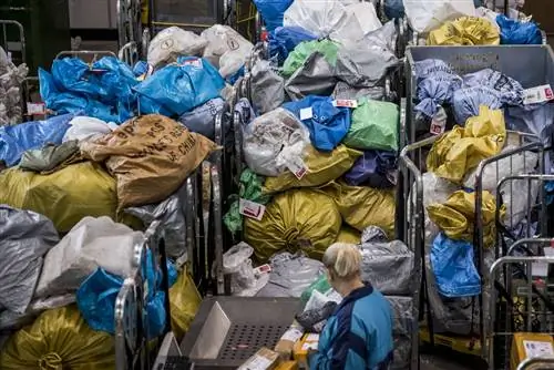 Не только Почта, но и курьерские компании рухнули