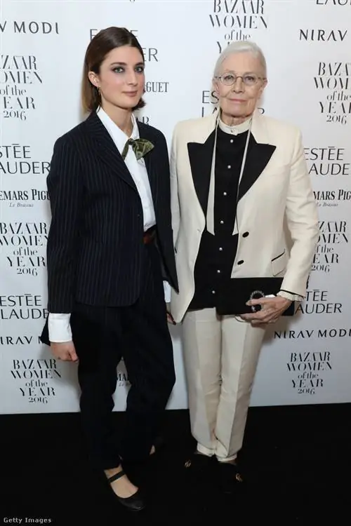 Ванесса Редгрейв и британская актриса 1992 года рождения Дейзи Беван также прибыли в брючных костюмах на вручение премии «Женщина года», организованной Harper’s Bazaar