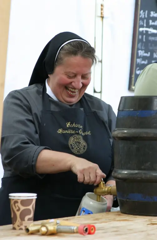 SISTER-DORIS ENGELHARD-BEER-BREWER-NUN-LWL - Tillmann-LWL. ORG