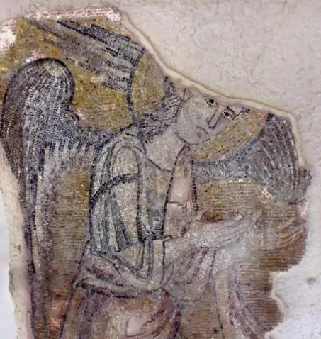 Ангел ростом около двух с половиной метров входит в группу из шести ангелов, которые принимают паломников в церкви Рождества Христова, одной из старейших в христианском мире