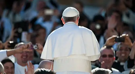 Вижу Бенедикта позади Фрэнсиса' Первые шаги как Pope