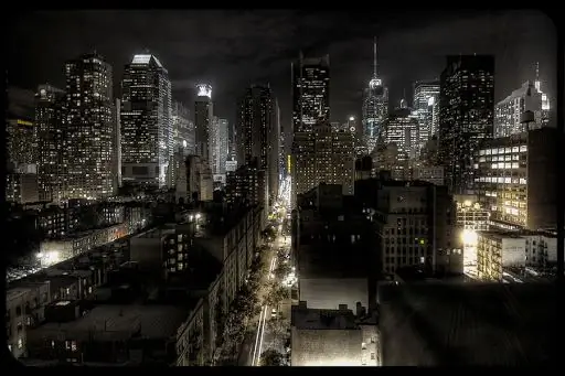 Космическая борьба между тьмой и светом