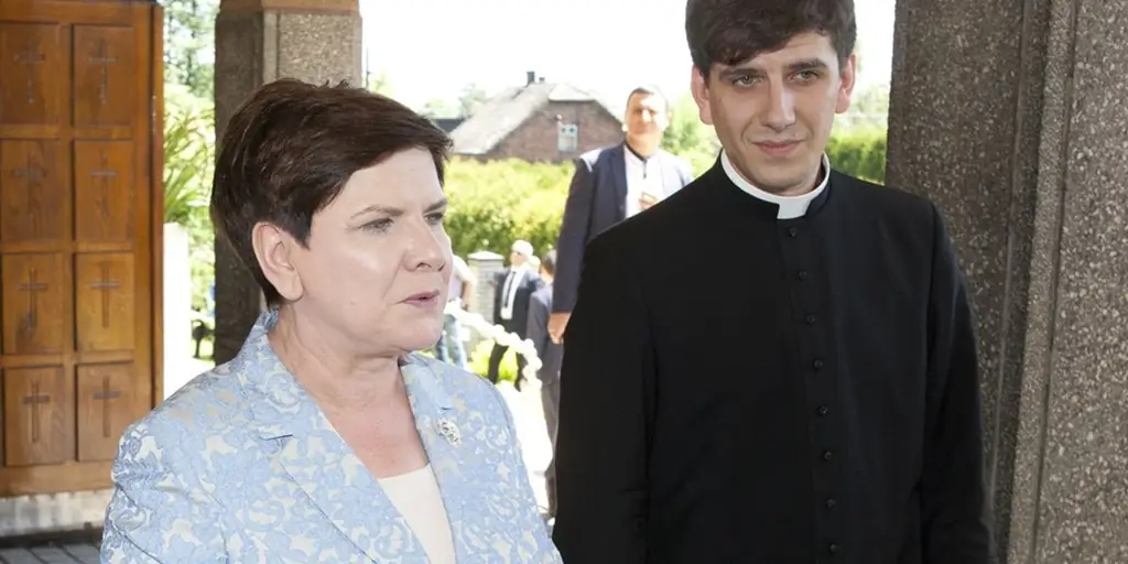 Сын премьер-министра Польши's рукоположен в священники