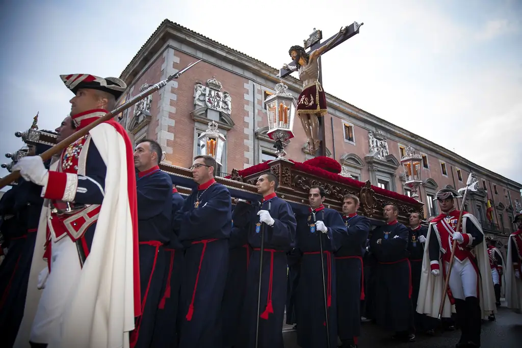 Поощряет ли христианство нетерпимость и насилие?