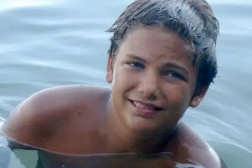 20-летний парень с аутизмом описывает свою детскую «тюрьму»