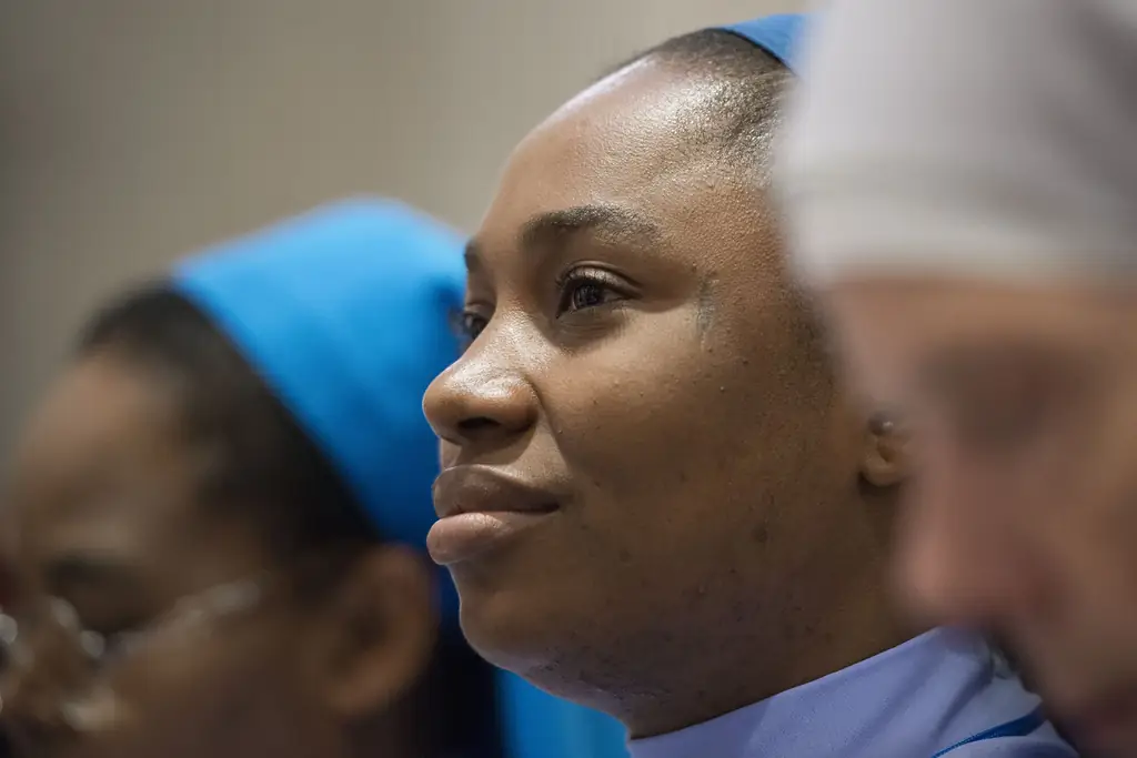 Папа сказал, что любит монахинь в церкви Святого Патрика's. И чувство было взаимным