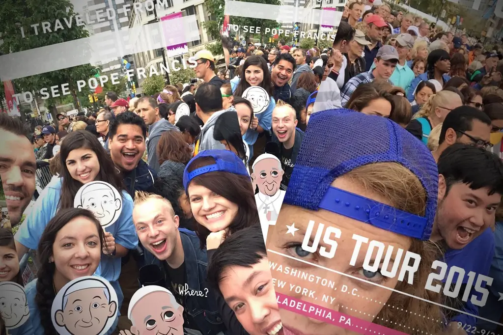 Snapchat выпускает глобальную прямую трансляцию новостей, когда Папа Франциск посещает Филадельфию