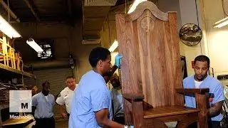 Заключенные из Филадельфии сделали специальный стул для Папы Франциска' Посещать