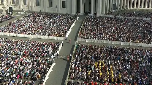 Devil Fosters Division, Папа говорит толпе на площади Святого Петра