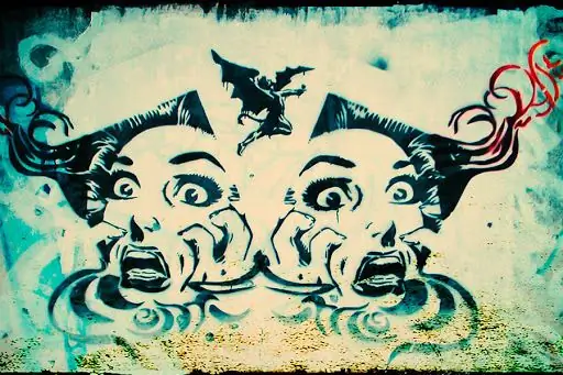 Папа предостерегает молодежь от продажи себя ' торговцам смертью'