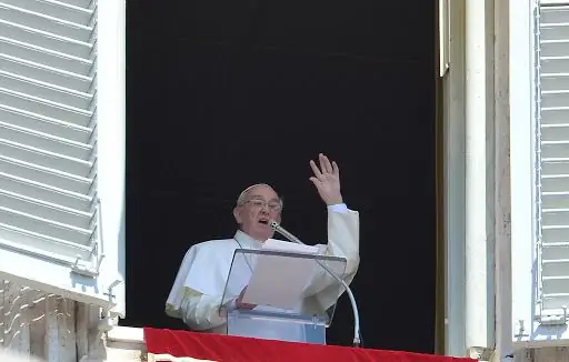 Папа Франциск критикует 'Ornamental' Вера