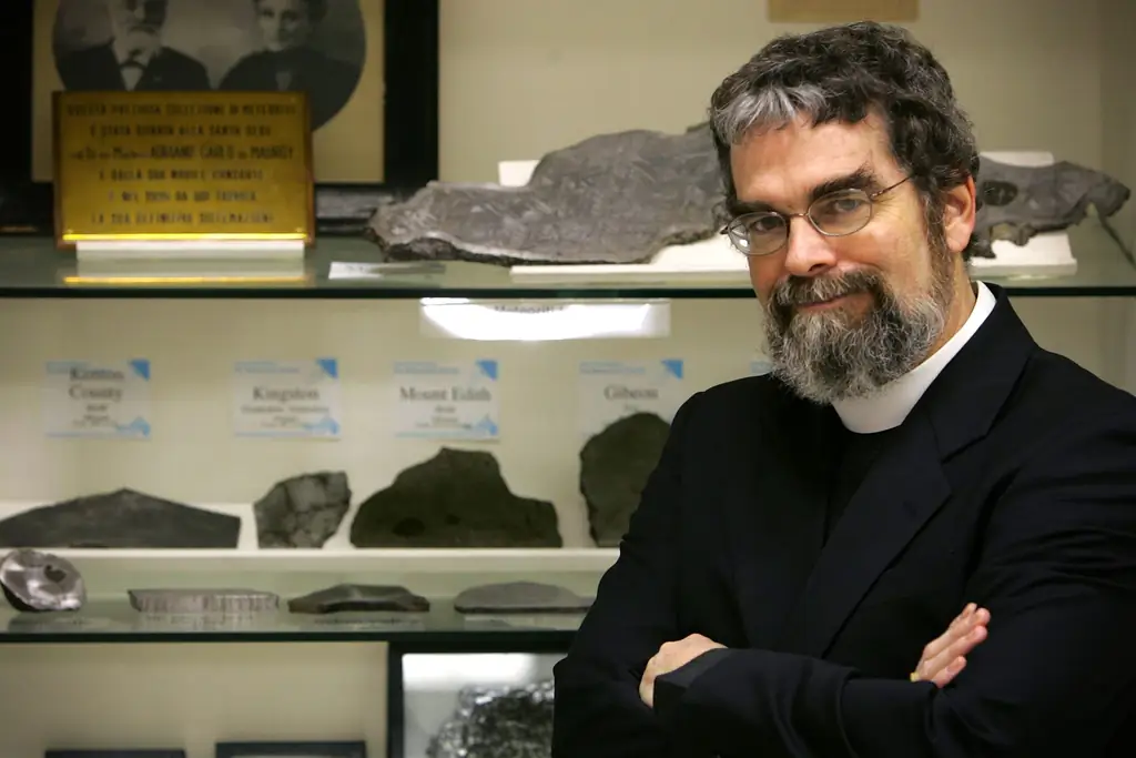 Интервью: О вере и науке с астрономом из Ватикана Бр. Гай Консольманьо