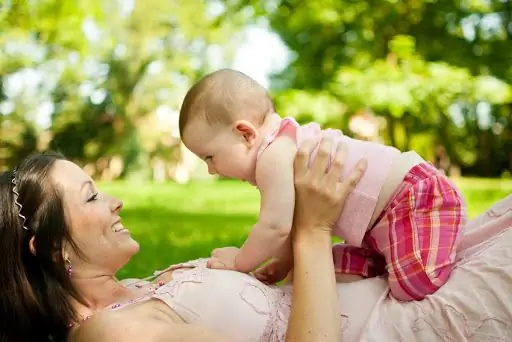 Одна мать, выбравшая жизнь, решила поделиться этим даром с другими