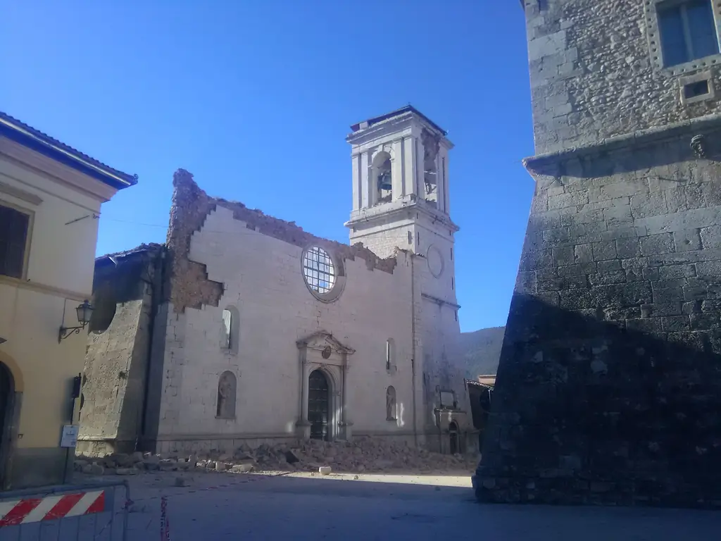 Собор Норчи был разрушен землетрясением 20 октября 2016 года