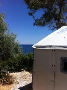 Приют в лагере беженцев Кара-Тепе