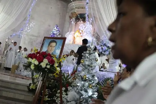 Tylenol создает новую головную боль, Nun's предупреждение об исламе, Египет запрещает «Исход»