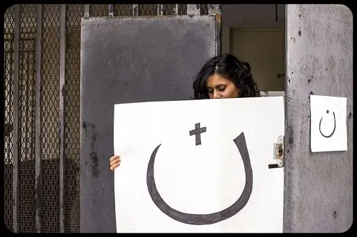 Папа провозглашает солидарность с христианами Ближнего Востока, «Сцена змеи» в Капитолии Мичигана & Еще