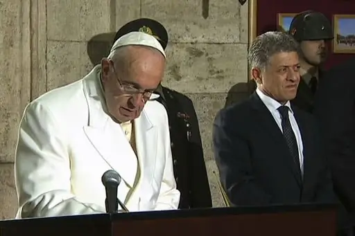 Папа Франциск осуждает «варварское» насилие со стороны фундаменталистов