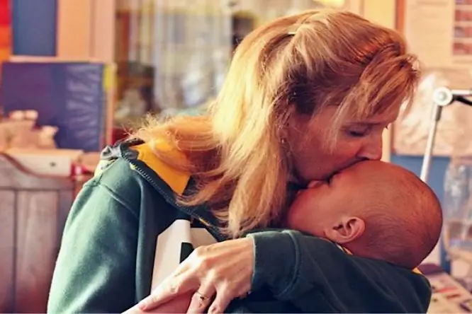 Hospice Babies 'R Us: Семейный уход за маленькими детьми с короткой жизнью