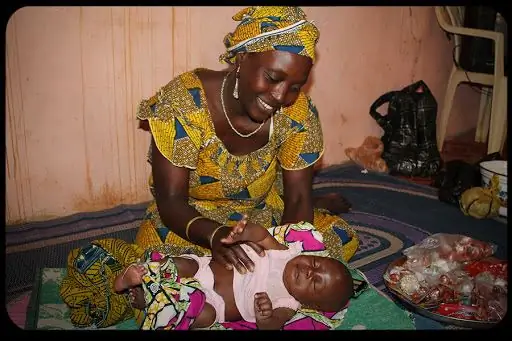 Нигерийцы выступают против абортов и контрацепции, продвигаемых международными организациями