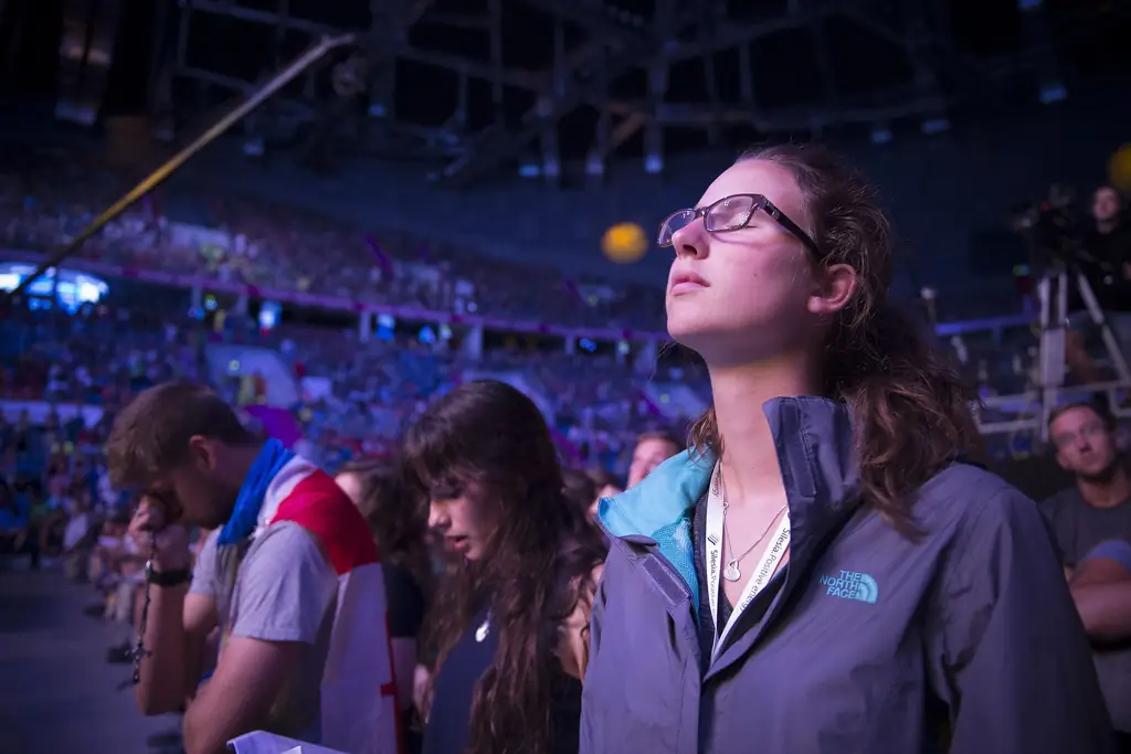 WEB-EUCHARISTIC-ADORATION-TAURON-002-Джеффри-Бруно