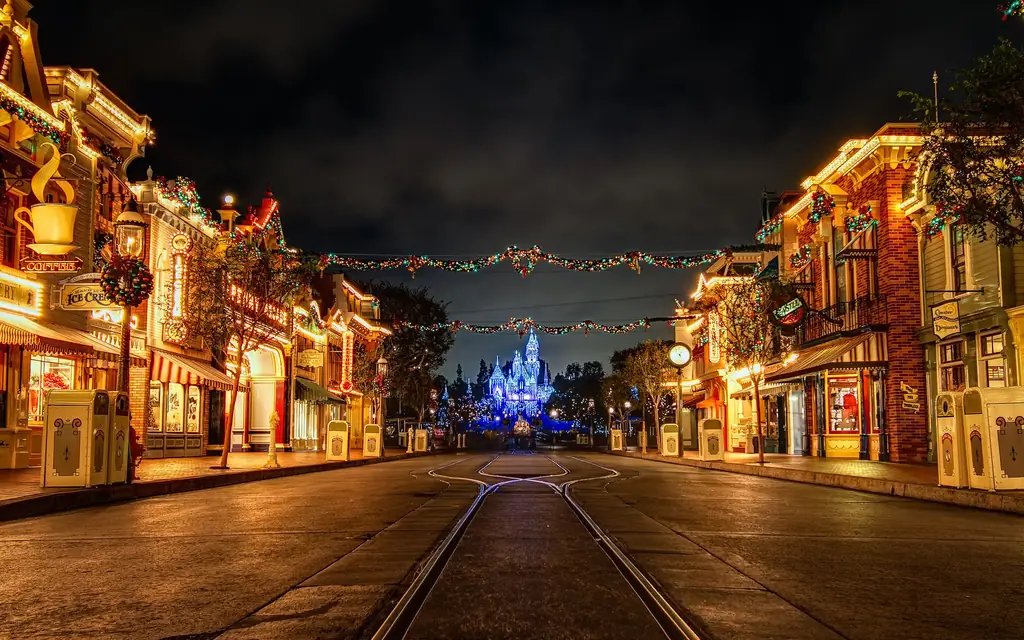 Террор на Рождество: украсить залы или попасть на палубу?