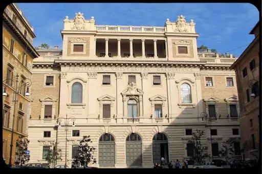 3 основы папы Франциска для католических колледжей