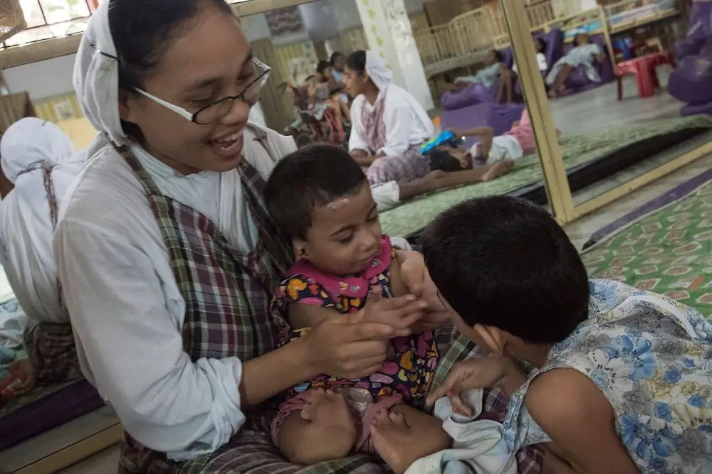 Любить -- и даже улыбаться