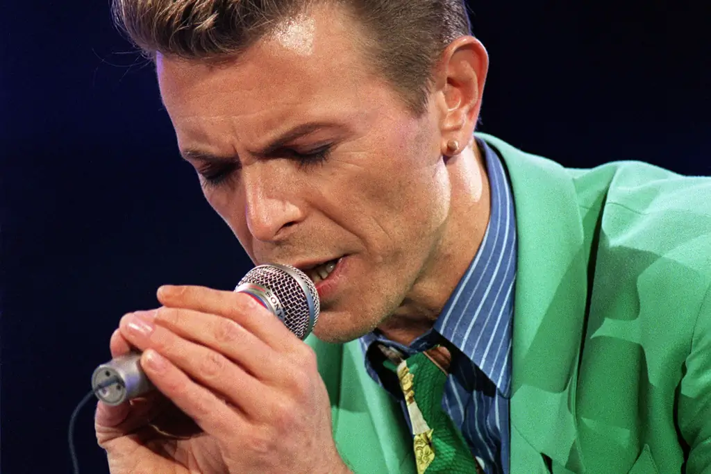 Не святой, возможно, но здесь's Когда Дэвид Боуи молился