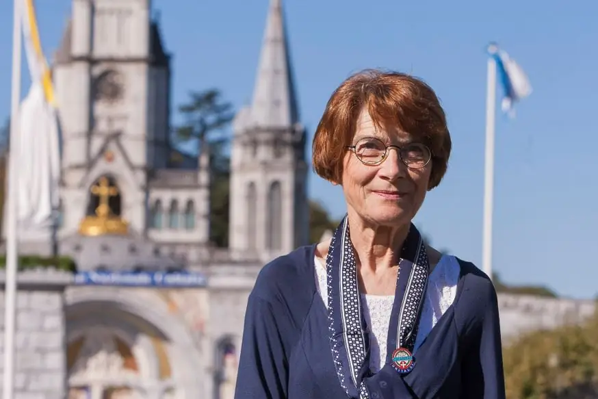 Чудо в Лурдес открывает милостивого Бога