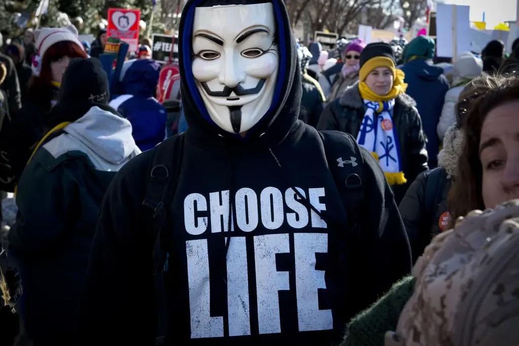 Пусть они покоятся с миром, но не мы