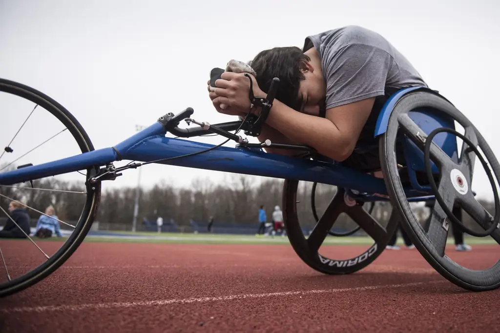 Рожденный без ног, подросток-спортсмен идет за золотом