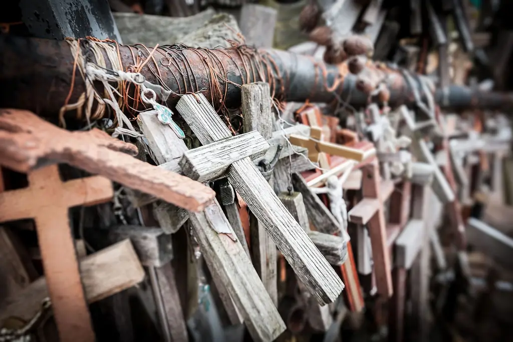 Если крест Христов восторжествовал, то почему в мире до сих пор такая неразбериха?