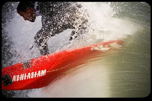 «Море внутри»: философия серфинга