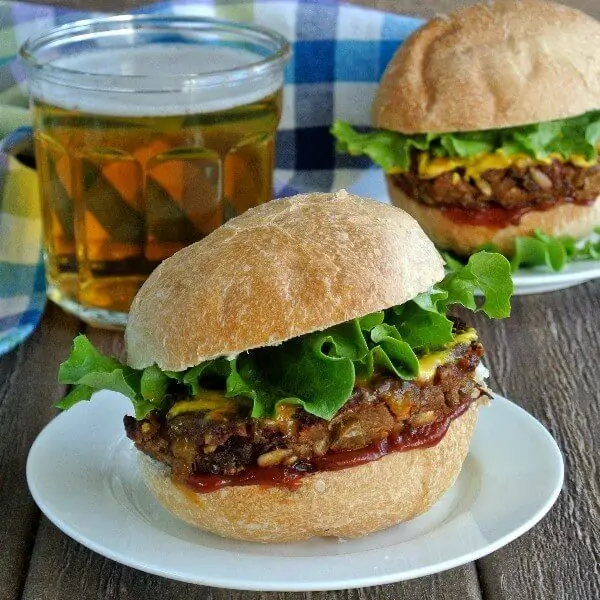 Spicy-Green-Lentil-Burgers-600