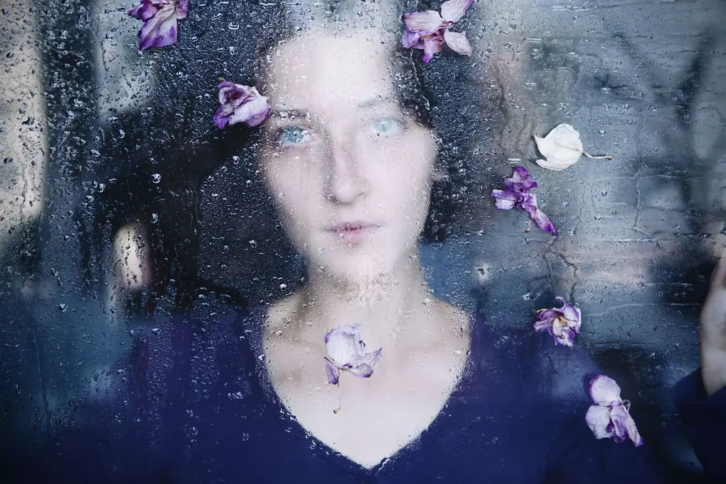 Послушайте женские истории, потому что политика разрушает симпатию