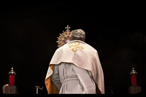 Собор Феникса в знак солидарности с Оклахома-Сити против черной мессы