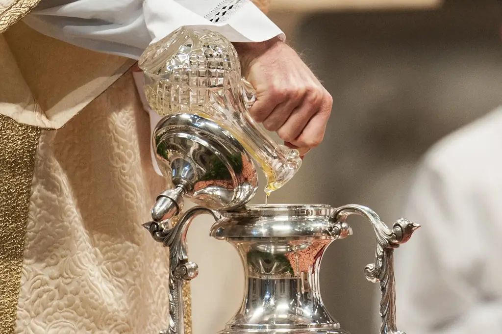 Messe chrismale, барельеф. Сен-Пьер в Ватикане