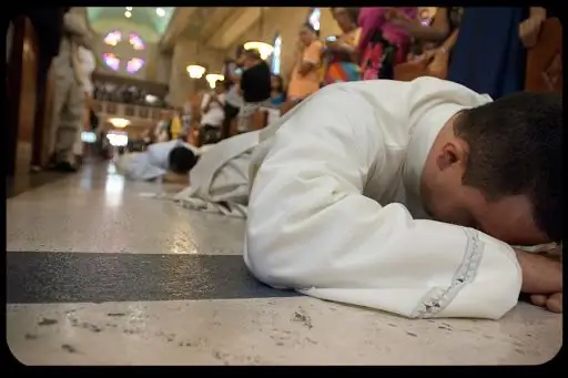 Ключом к прекращению домашнего насилия являются женщины-священники?