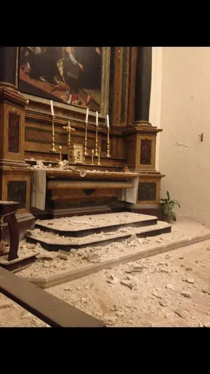 Алтарь св. Бенедикта, левый трансепт базилики св. Бенедикта, Норча