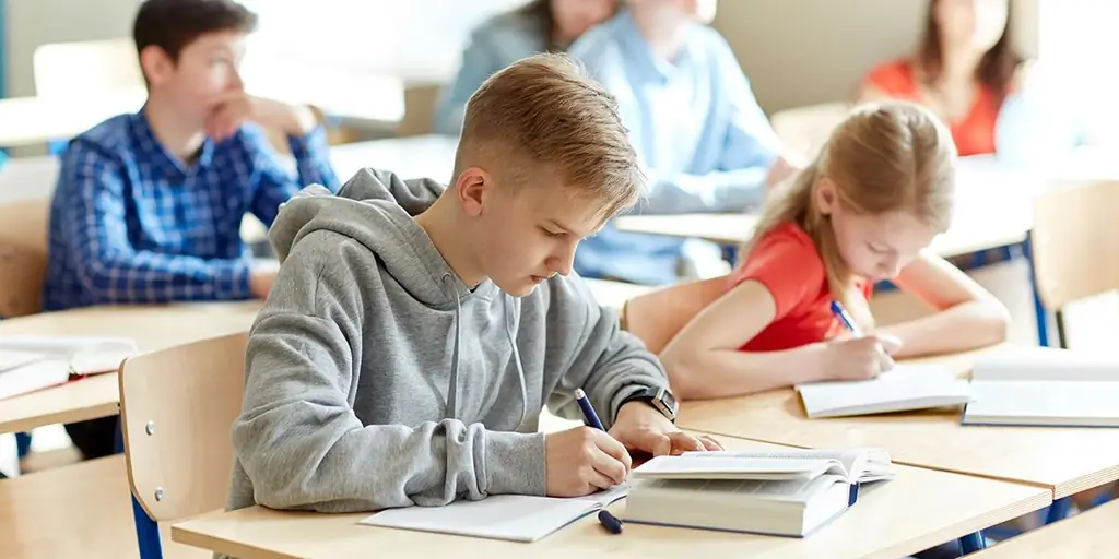 Почему выставление оценок разрушает образование