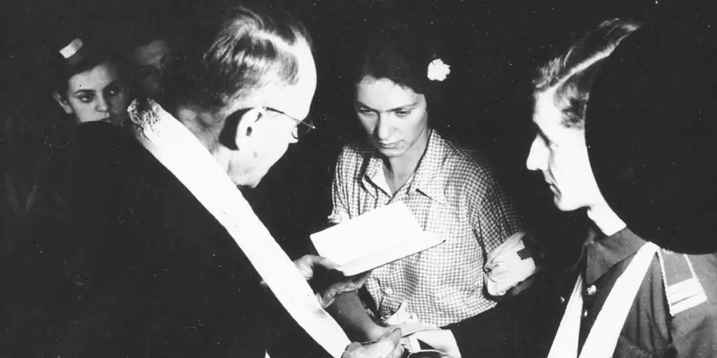 Добрые пастыри во время войны: католические священники Варшавского восстания