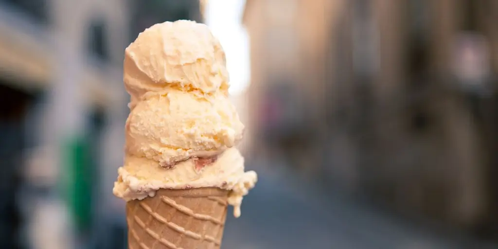 Даже папы любят мороженое