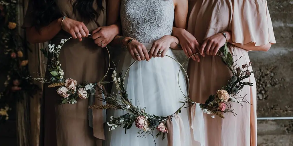 "Цветочное кольцо" - прекрасная альтернатива классическому букету невесты