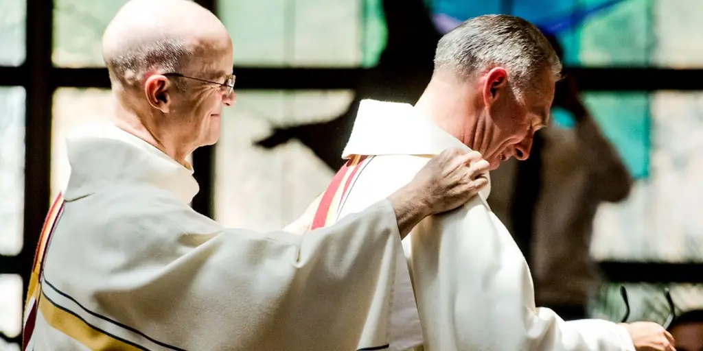 Кто такие диаконы и чем они отличаются от священников?