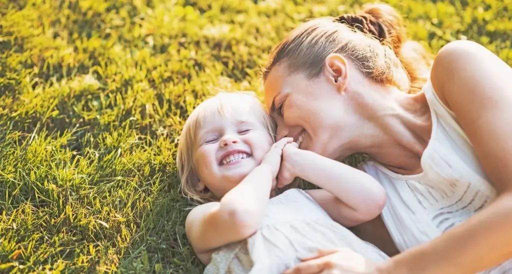 10 основных способов показать (а не сказать) нашим детям, что мы их любим